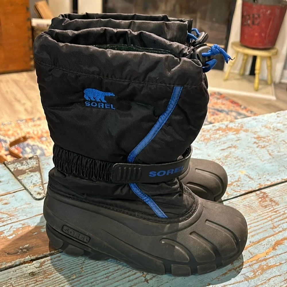 Sorel Youth Flurry Black Blue Pull On Snow Boot Kids Size 4